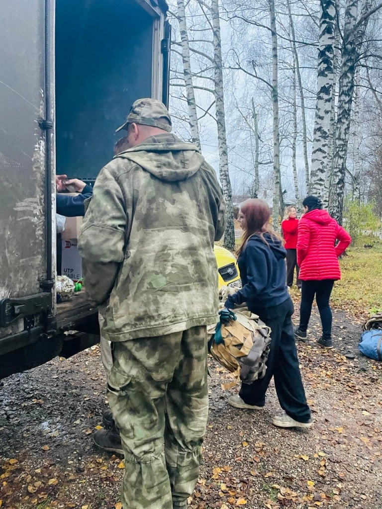 своих не бросаем.jpg