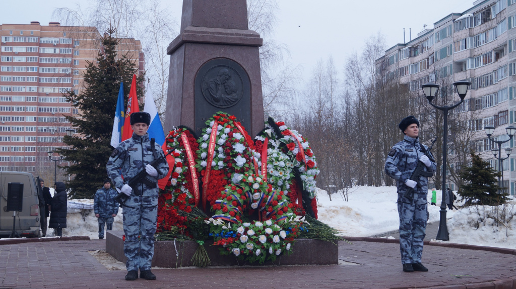 памяти погибших бойцов местного ОМОНа.JPG